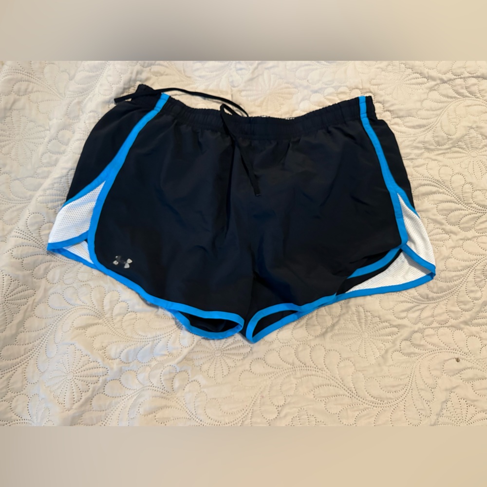Women’s large under armour shorts